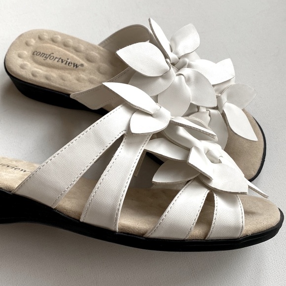 Comfortview The Paula White Floral Sandal, Size 7 1/2W - Picture 7 of 10